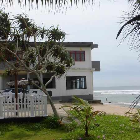 Ocean Reef Hotel Hikkaduwa Buitenkant foto