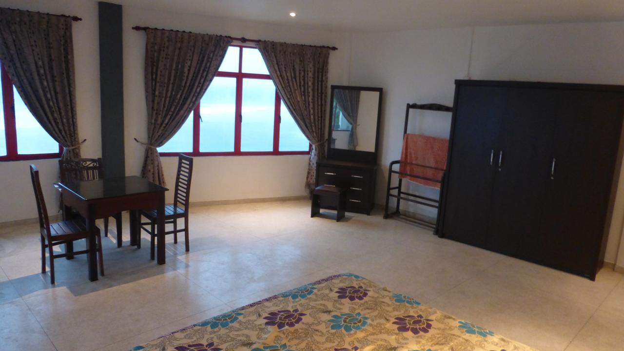 Ocean Reef Hotel Hikkaduwa Buitenkant foto