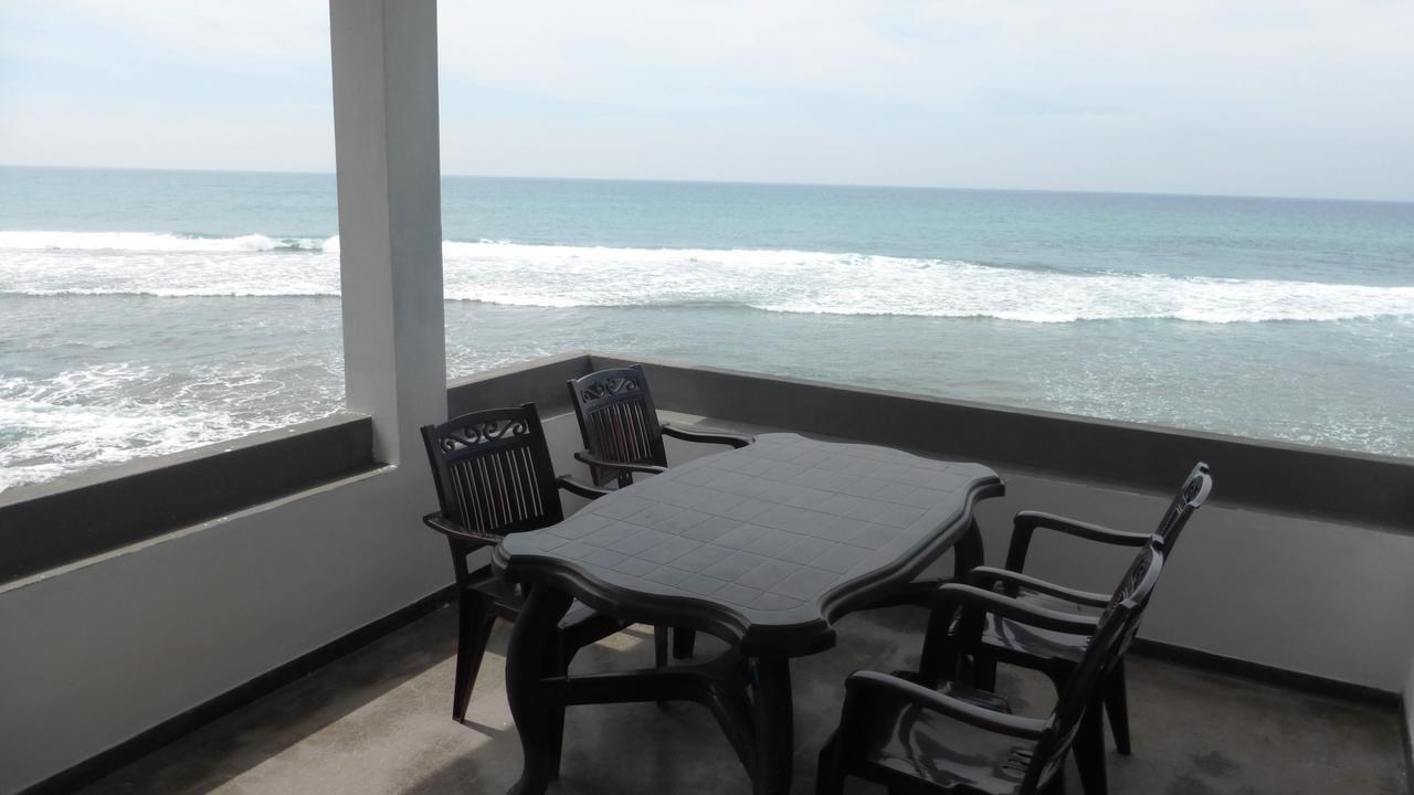 Ocean Reef Hotel Hikkaduwa Buitenkant foto