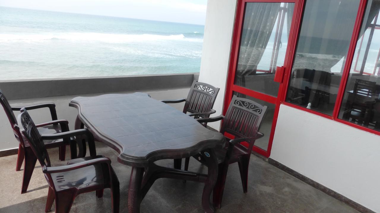 Ocean Reef Hotel Hikkaduwa Buitenkant foto